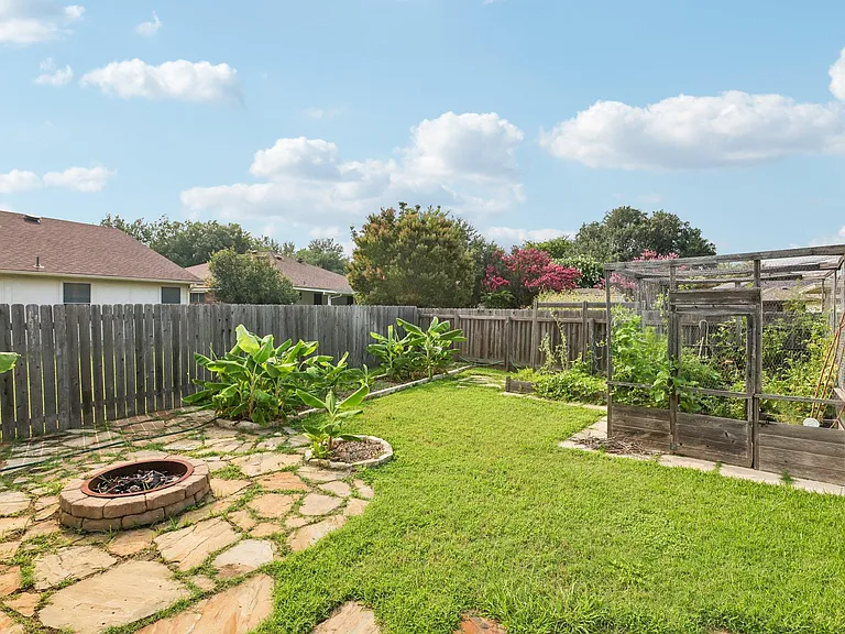 2656 Bradley Ln — Photo 37