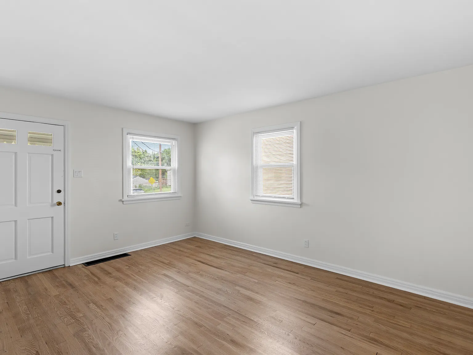 2 bed, 1016 sqft, $1,350 — Photo 3