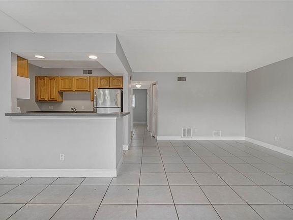 3rd image of 900 S PENINSULA DRIVE #207