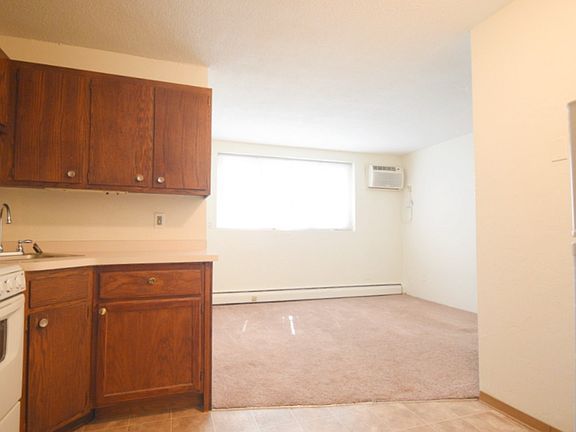 4th image of 2641 Garfield Ave S #103