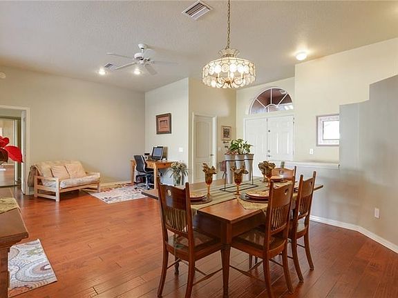 5th image of 717 Sunflower Dr