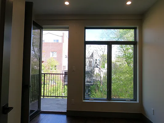 Rented by ERNY LLC | media 28