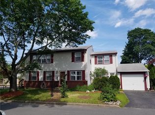 6 Brook Ct, Pawtucket, RI 02861