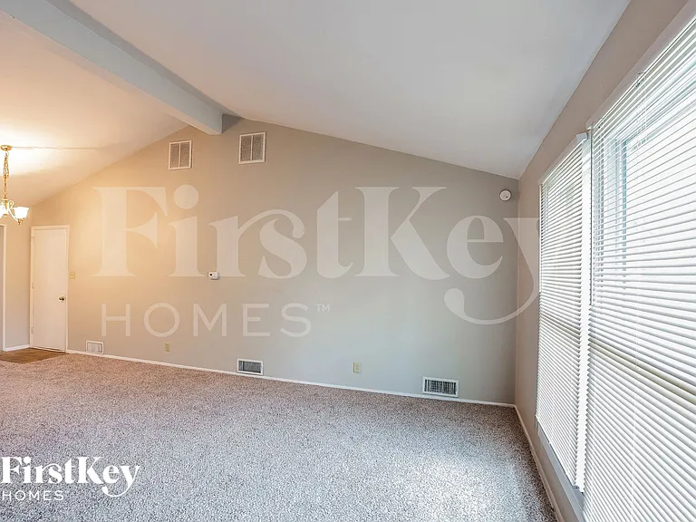 6620 W 16th St — Photo 3