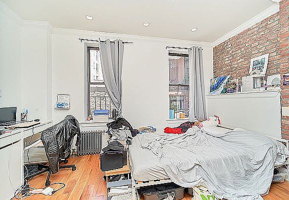 5th image of 233 E 82nd St #2CD
