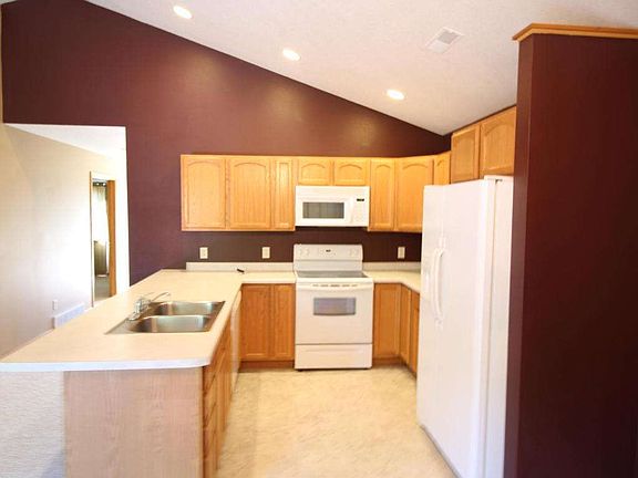 5th image of 1203 Sanborn Ave Unit 12