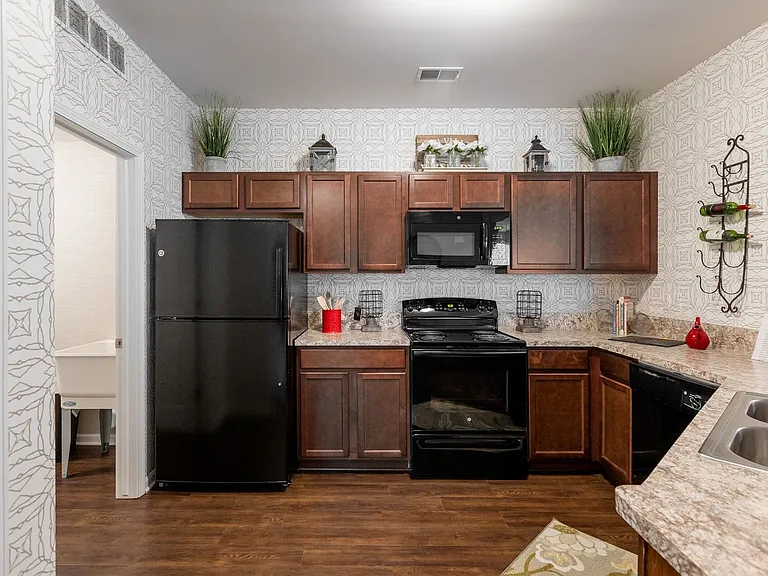 Harvard Place Apartments — Photo 25