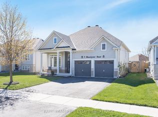 9 Broadpoint St, Wasaga Beach, ON L9Z 3B8