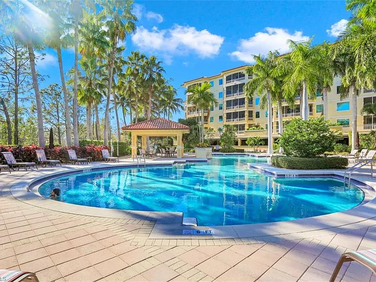 2728 Tiburon Blvd E #302 — Photo 28