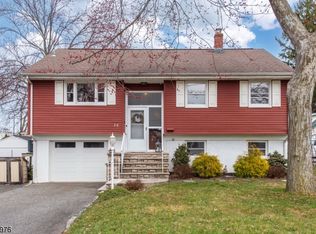 30 Stinson Pl, Little Falls, NJ 07424