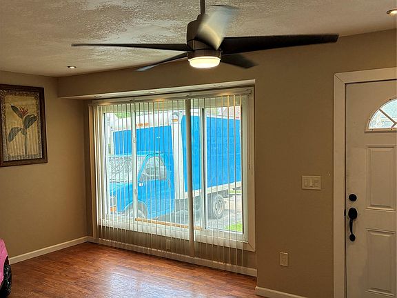 2nd image of 3208 Comanche Ave
