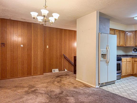 3rd image of 3621 Wessex Ln