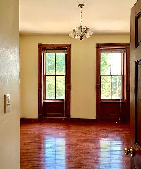 1016 Barton St — Photo 10