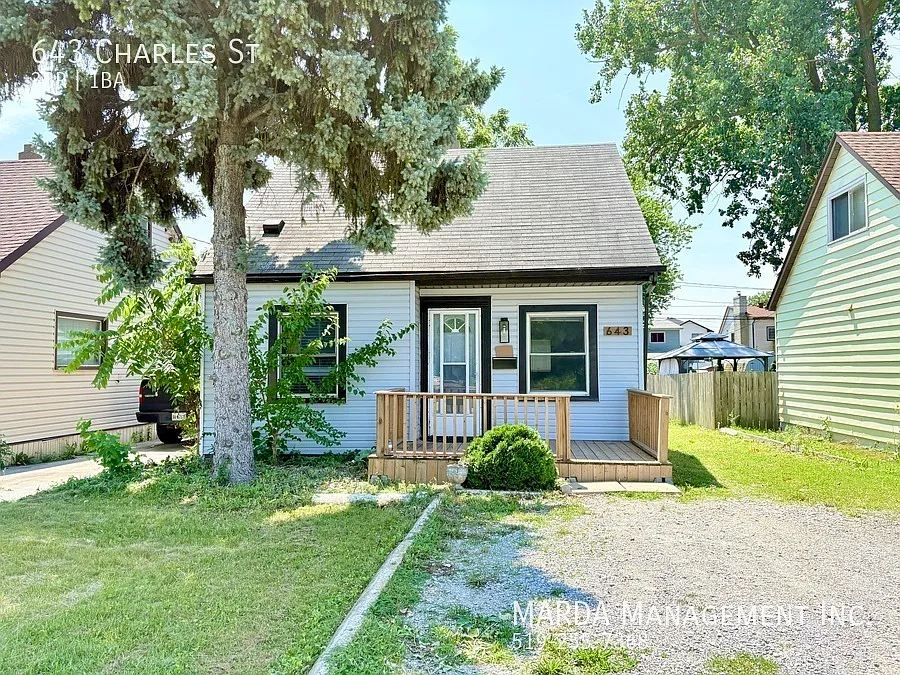 643 Charles St
