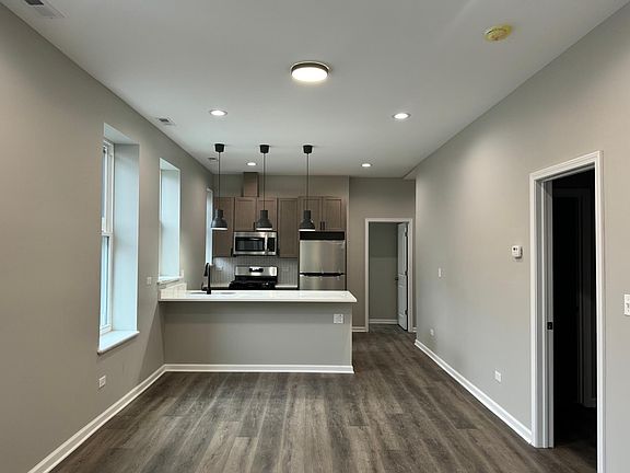 4th image of 2361 S Whipple St #2R