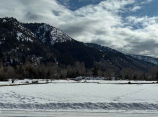 39 Middle Branch Dr, Thayne, WY 83127