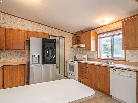 4th image of 190 Olivia Ln