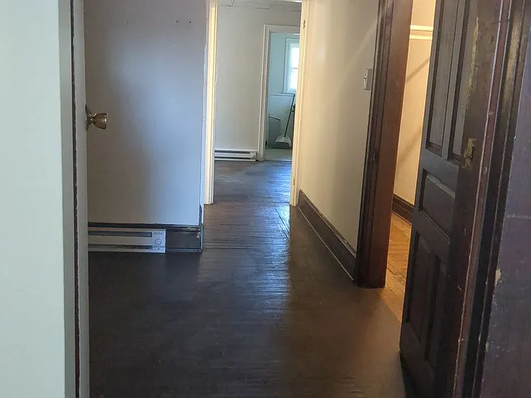 620 W King St — Photo 5