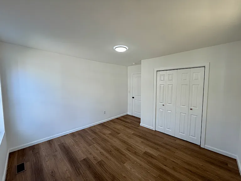 206 E Burwell Ave — Photo 7
