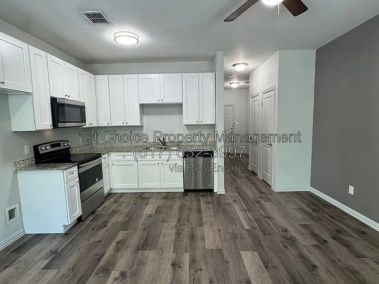 2024 Brookes St #2026 — Photo 6