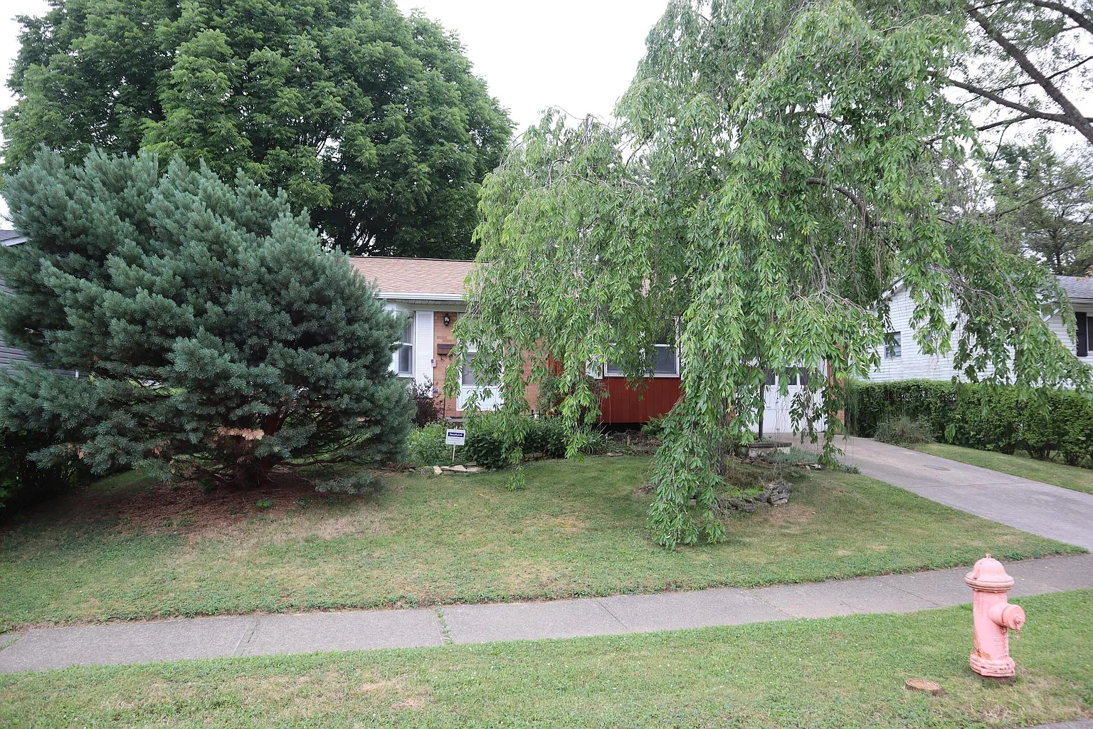 6498 Faircrest Rd photo 1