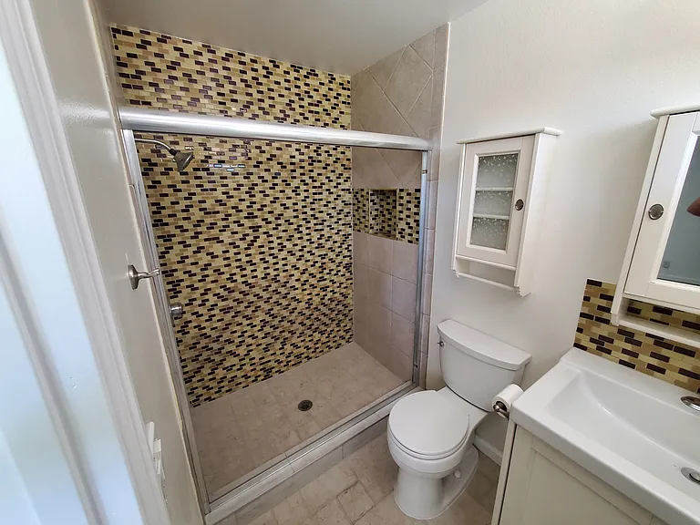1159 E Plymouth St — Photo 20