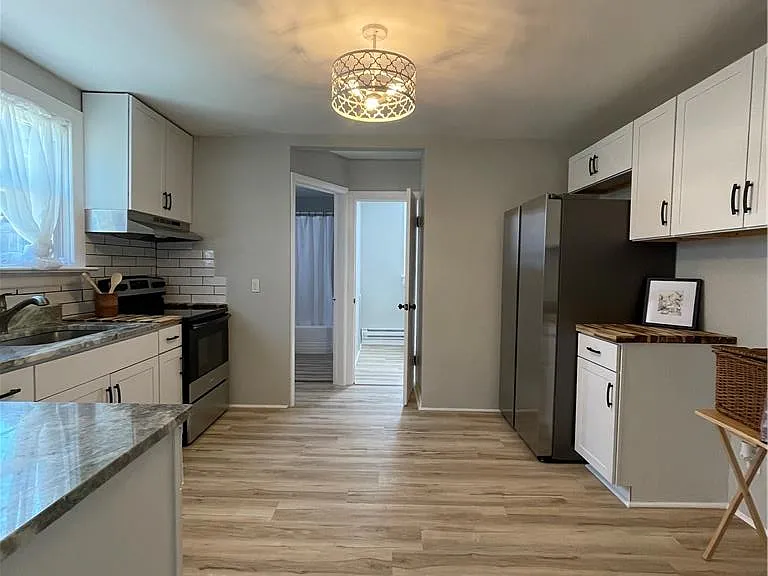 648 Line St #1 — Photo 3
