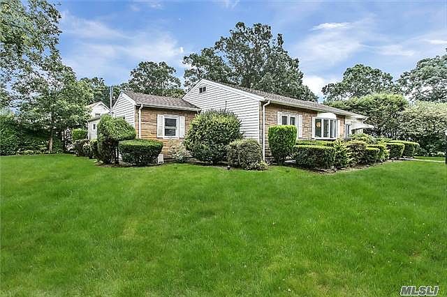 1st image of 635 Seaford Ave