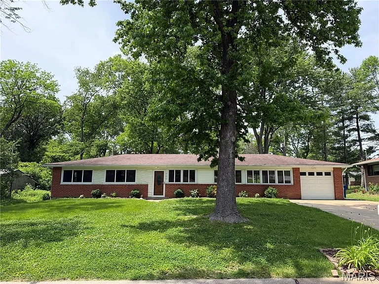 709 Elkington Ln — Photo 2
