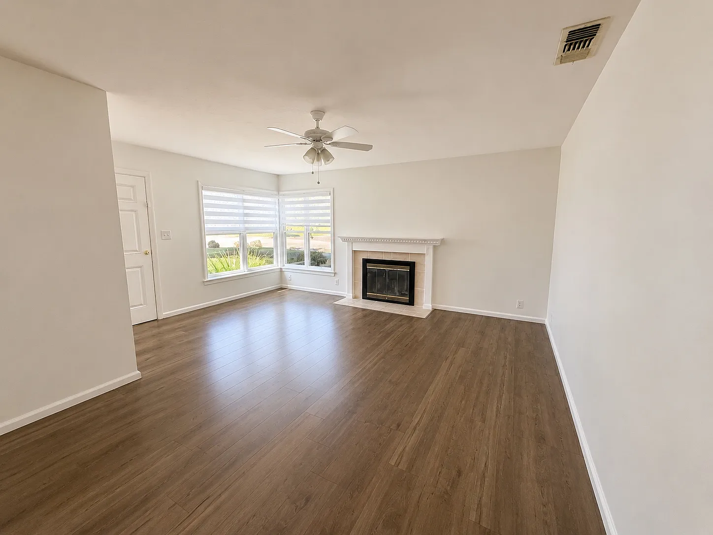 Park Estates Dr, Sacramento — Photo 2