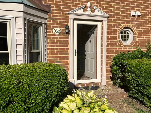 952 Colonial Meadows Way, Virginia Beach, VA 23454