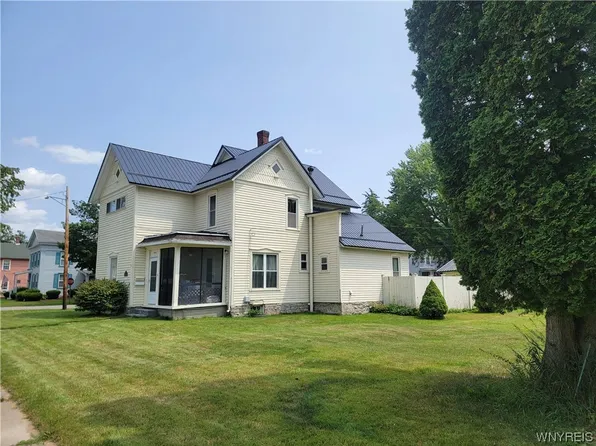 16 Spring St, Cuba, NY 14727