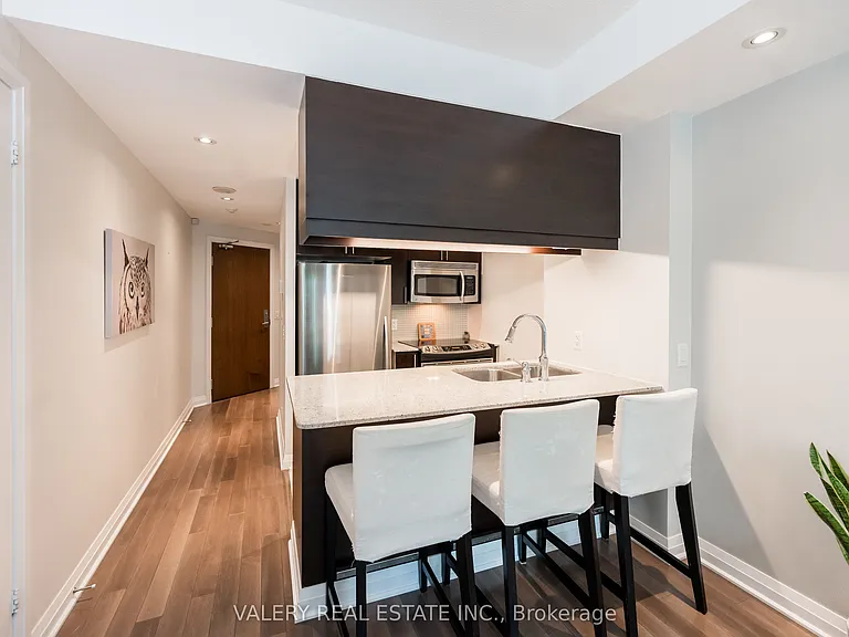 1055 Southdown Rd #201 — Photo 11