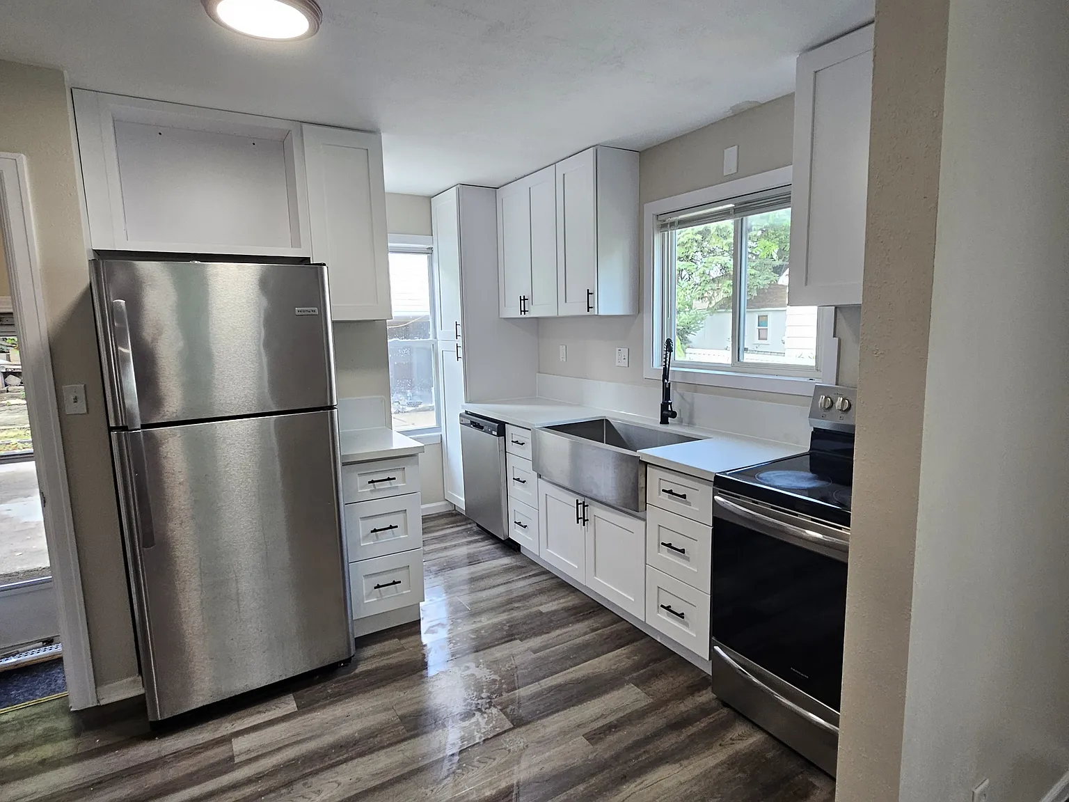 10868 W Mount Vernon Ave — Photo 2