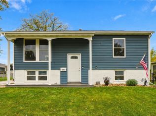 220 Fleetwood Rd SW, Cedar Rapids, IA 52404