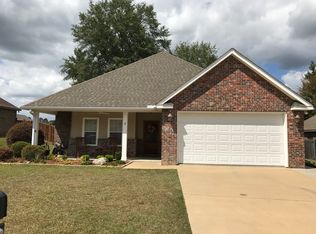7 Chapel Ct, Hattiesburg, MS 39402