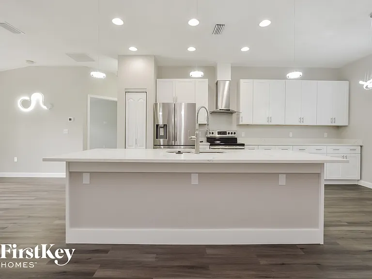 1175 Adams St — Photo 6