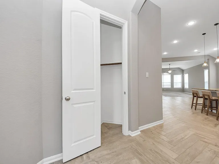 2547 Granberry Point — Photo 5