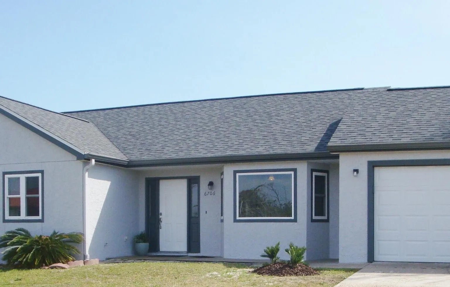 3 bed, 2.0 bath, 1404 sqft, $2,100 — Photo 1