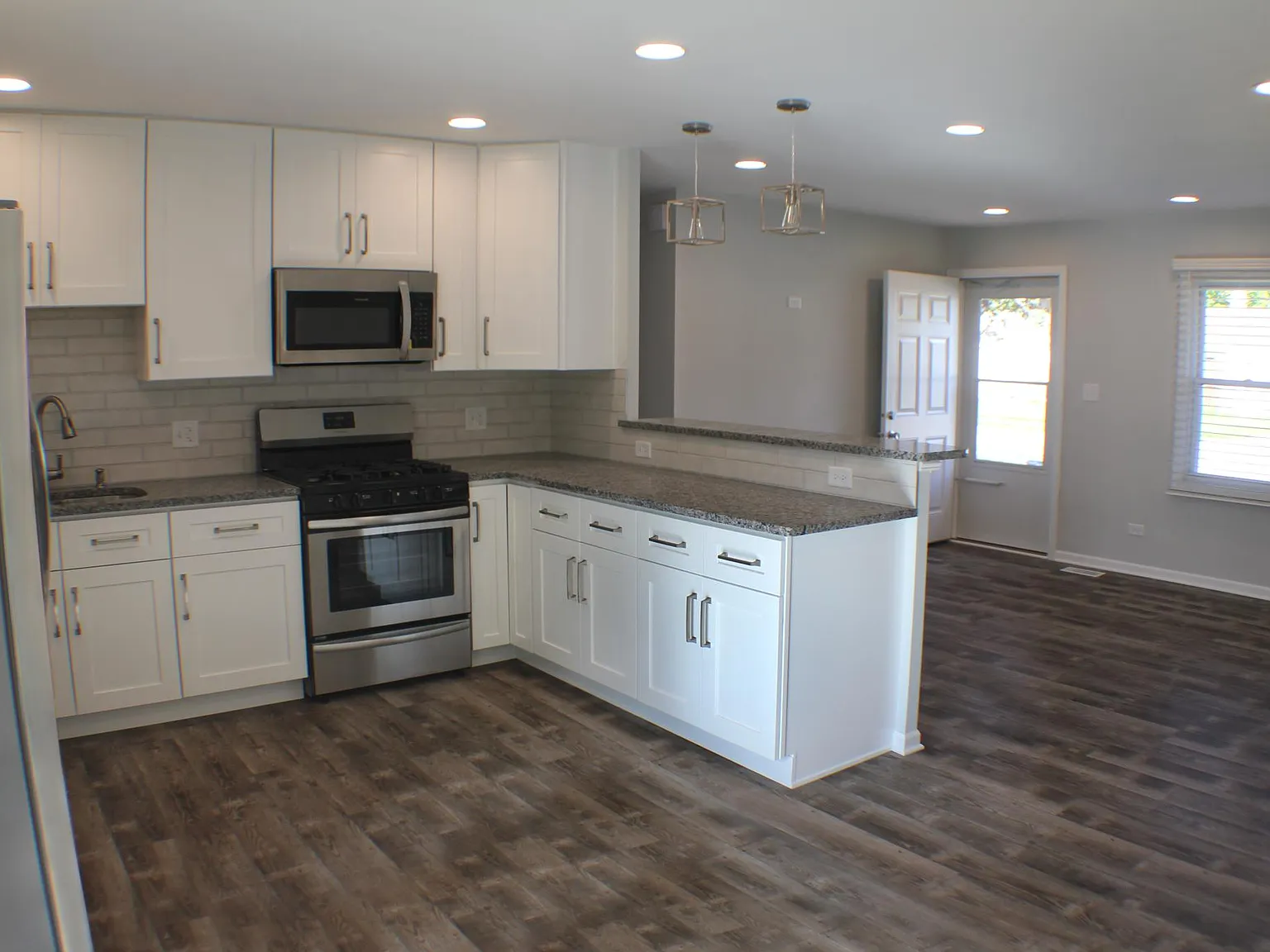 4 bed, 1200 sqft, $2,600 — Photo 3