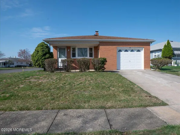 57 Liberta Drive, Toms River, NJ 08757