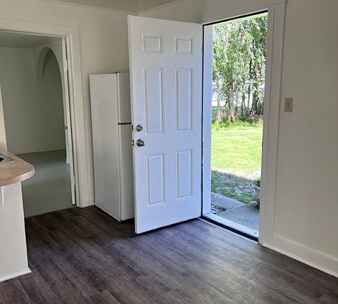 4th image of 2907 N James St