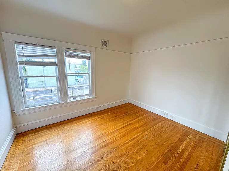 1539 Encinal Ave #6 — Photo 12
