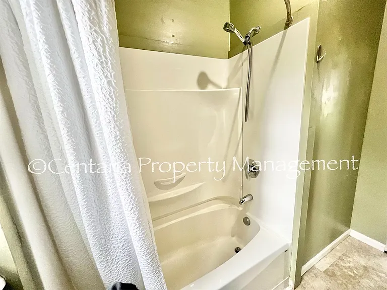 1138 W Park St — Photo 19