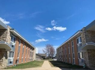 5217-5231 43rd Ave #5818-16, Kenosha, WI 53144