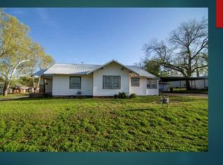 803 N Elm St, Waurika, OK 73573