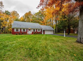 599 Oakridge Dr, Rochester, NY 14617