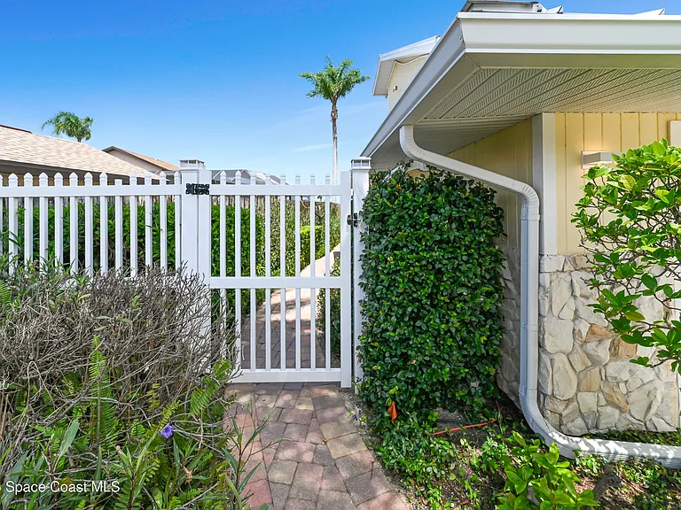 2230 Sykes Creek Dr — Photo 98