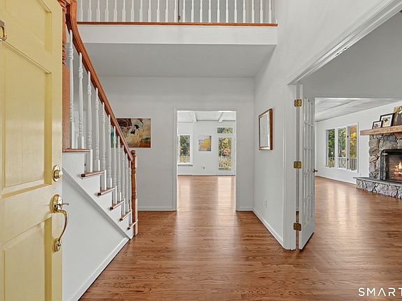 4th image of 28 Mead Ridge Road