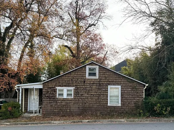 2920 Popkins Ln, Alexandria, VA 22306